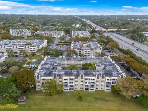 7722 Camino Real Miami FL 33143