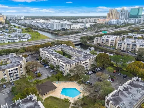 7722 Camino Real Miami FL 33143