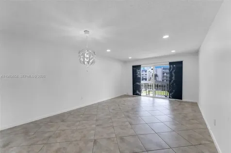 7722 Camino Real Miami FL 33143