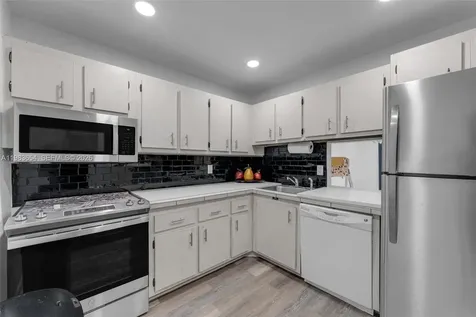 7722 Camino Real Miami FL 33143