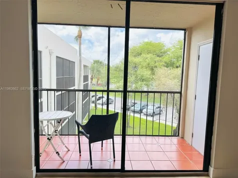 8075 SW 107th Avenue Miami FL 33173