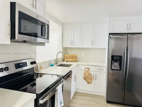 8075 SW 107th Avenue Miami FL 33173
