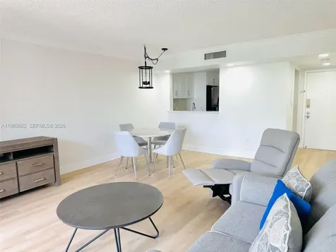 8075 SW 107th Avenue Miami FL 33173