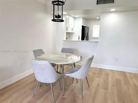 8075 SW 107th Avenue Miami FL 33173