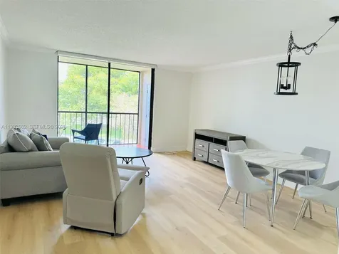 8075 SW 107th Avenue Miami FL 33173