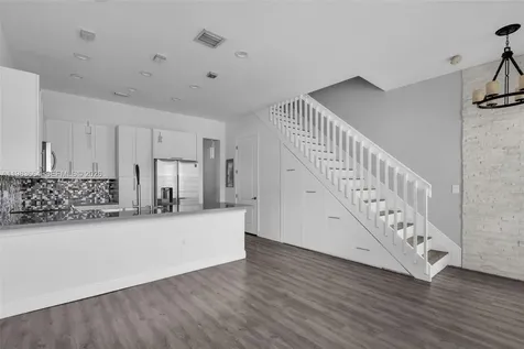 624 SW 147th Avenue Pembroke Pines FL 33027
