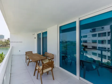 9821 E Bay Harbor Drive Bay Harbor Islands FL 33154