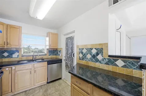 4320 Washington Street Hollywood FL 33021