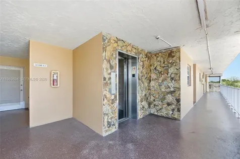 4320 Washington Street Hollywood FL 33021