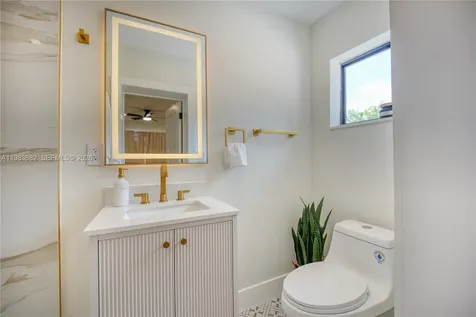 654 NW 45th Street Oakland Park FL 33309