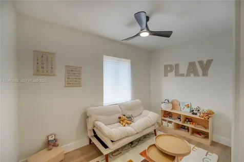 654 NW 45th Street Oakland Park FL 33309