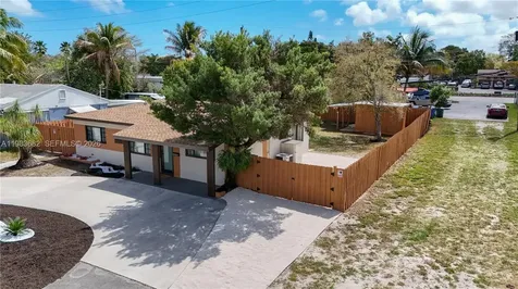 654 NW 45th Street Oakland Park FL 33309