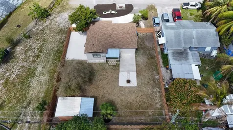 654 NW 45th Street Oakland Park FL 33309