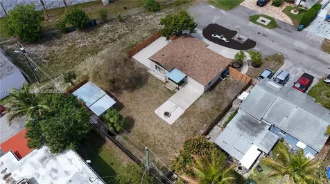 654 NW 45th Street Oakland Park FL 33309