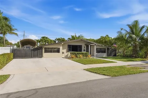 2485 NE 214th Street Miami FL 33180