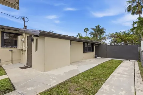 2485 NE 214th Street Miami FL 33180