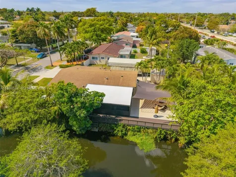 2485 NE 214th Street Miami FL 33180