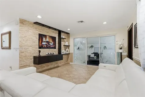 2485 NE 214th Street Miami FL 33180