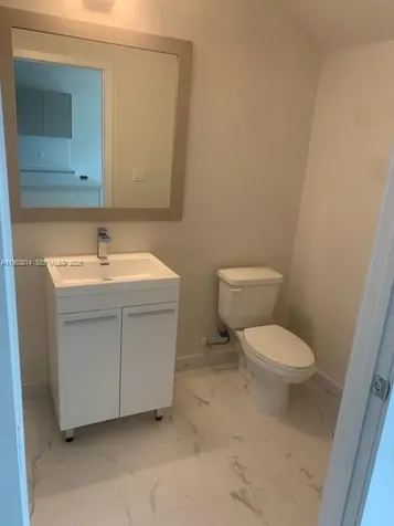 2555 NE 193rd Street Miami FL 33180