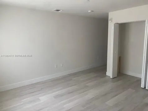 2555 NE 193rd Street Miami FL 33180