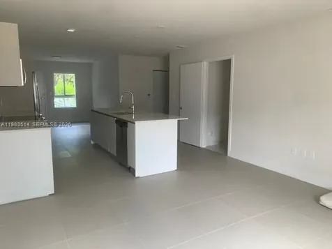 2555 NE 193rd Street Miami FL 33180