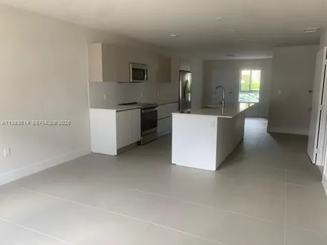 2555 NE 193rd Street Miami FL 33180