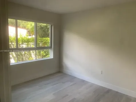 2555 NE 193rd Street Miami FL 33180
