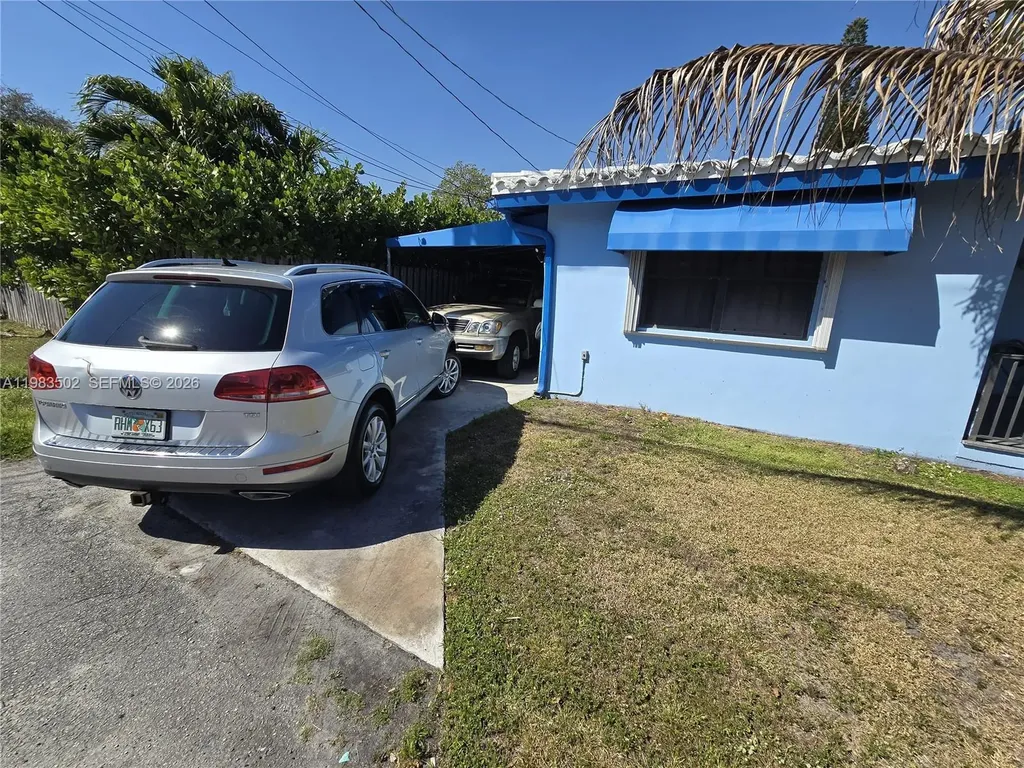 704 SW 2nd Avenue Dania Beach FL 33004