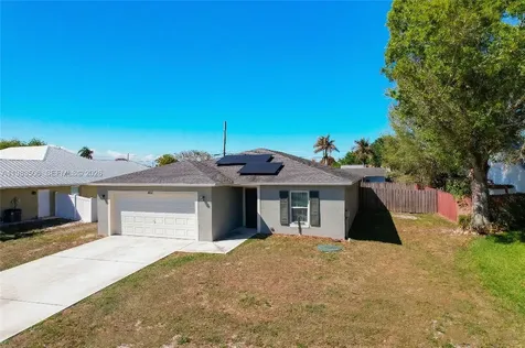 865 SW Mccracken Avenue Port St. Lucie FL 34953