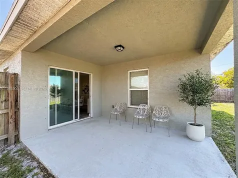 865 SW Mccracken Avenue Port St. Lucie FL 34953