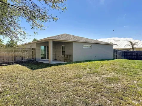 865 SW Mccracken Avenue Port St. Lucie FL 34953