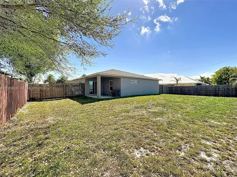 865 SW Mccracken Avenue Port St. Lucie FL 34953