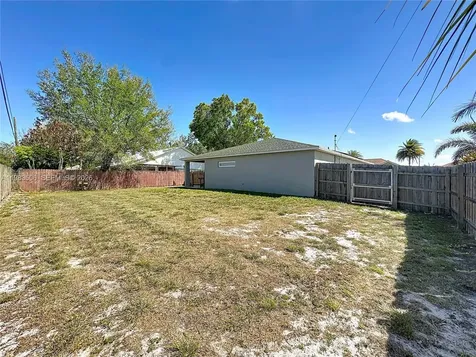865 SW Mccracken Avenue Port St. Lucie FL 34953