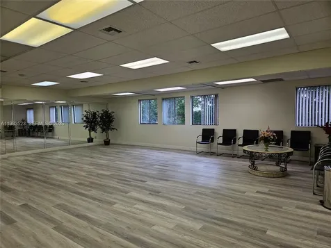 8890 W Oakland Park Boulevard Sunrise FL 33351