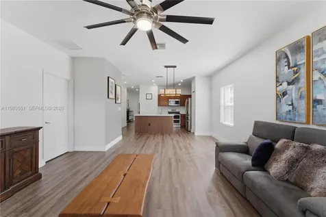 2381 NE 4th Street Homestead FL 33033