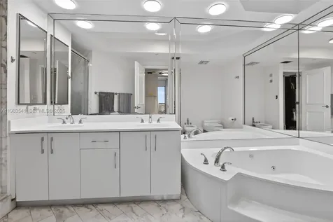20281 E Country Club Drive Aventura FL 33180