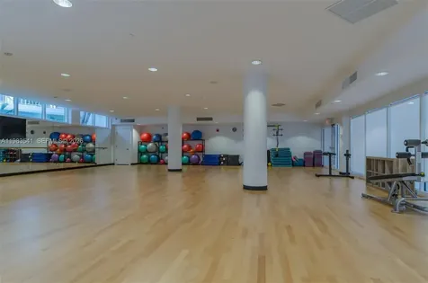 20281 E Country Club Drive Aventura FL 33180