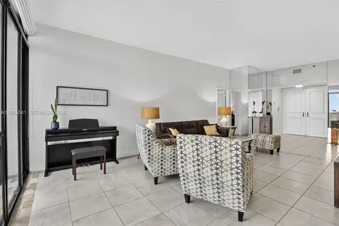 20281 E Country Club Drive Aventura FL 33180