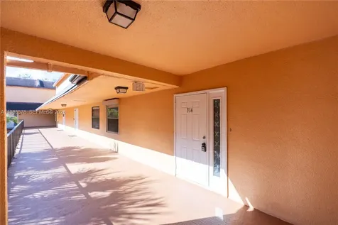 430 Commodore Drive Plantation FL 33325