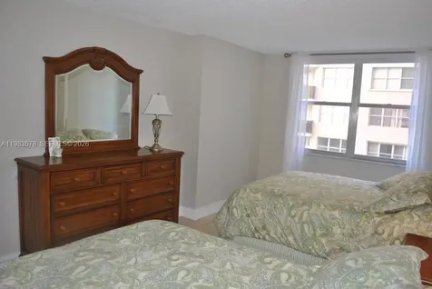 6039 Collins Avenue Miami Beach FL 33140