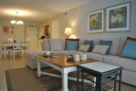 6039 Collins Avenue Miami Beach FL 33140