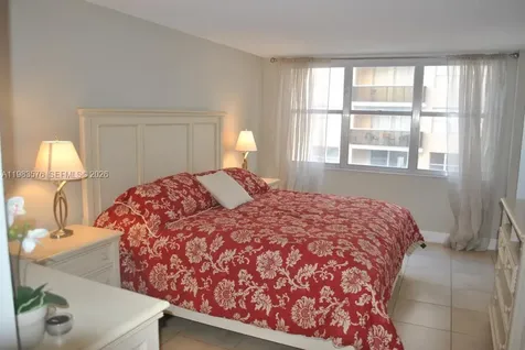 6039 Collins Avenue Miami Beach FL 33140