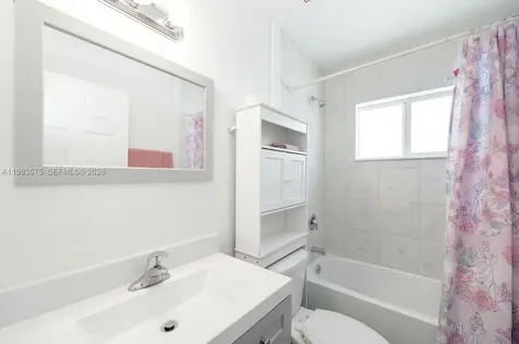 2419 NW 101st Street Miami FL 33147
