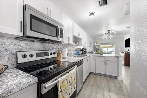 2419 NW 101st Street Miami FL 33147