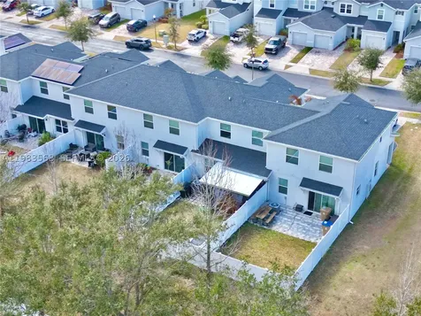 1001 La Mirada Kissimmee FL 34744