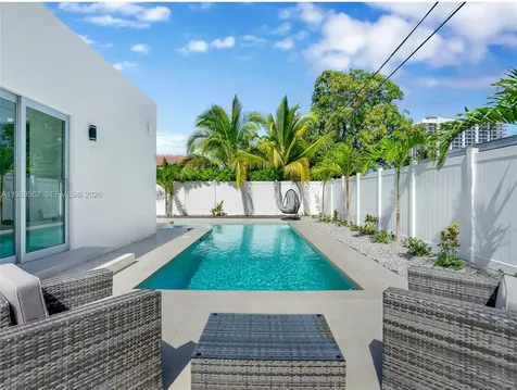 7525 Buccaneer Avenue North Bay Village FL 33141