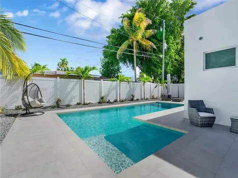 7525 Buccaneer Avenue North Bay Village FL 33141