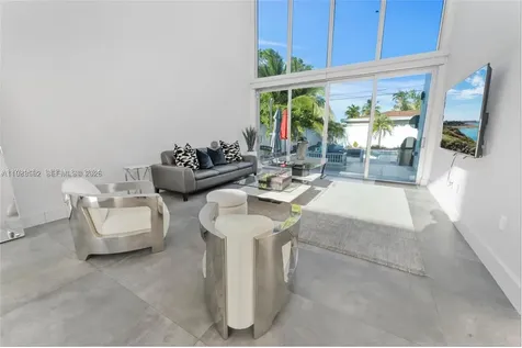 7525 Buccaneer Avenue North Bay Village FL 33141