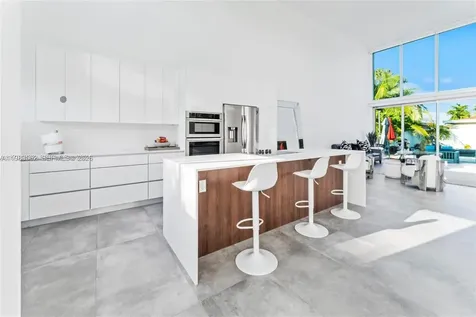 7525 Buccaneer Avenue North Bay Village FL 33141