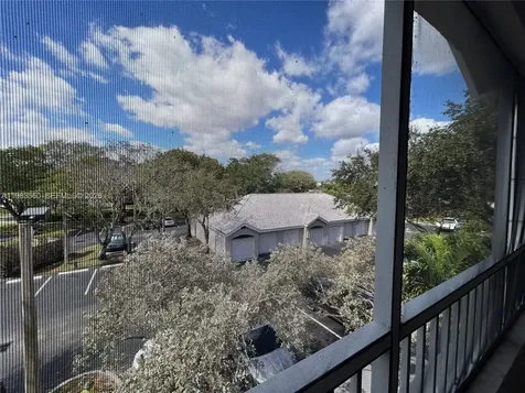 2811 N Oakland Forest Drive Oakland Park FL 33309